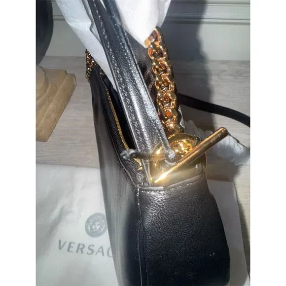 Versace Medusa Black Quilted Leather Shoulder/ crossbody Bag with Strap - Picture 4 of 14
